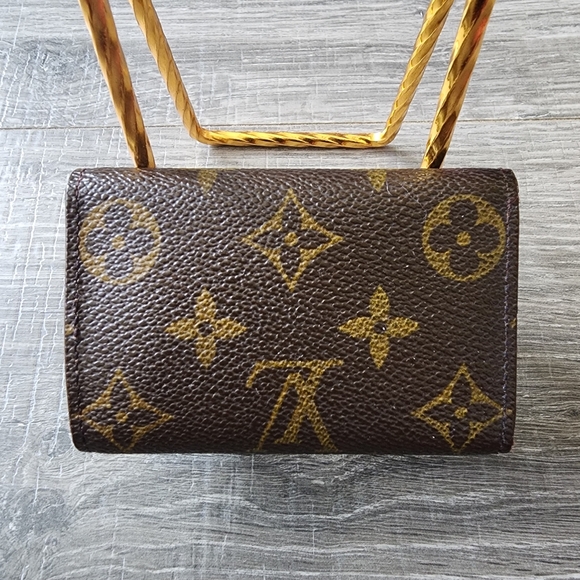 SALE Louis Vuitton Monogram 6 Ring Key Case - Picture 4 of 16